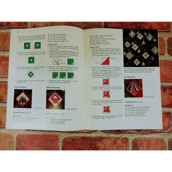 Folded Fabric Fun - Vtg 1990 Crafting Ornaments Potholders Pillows‎ Purses Totes - Picture 5 of 8